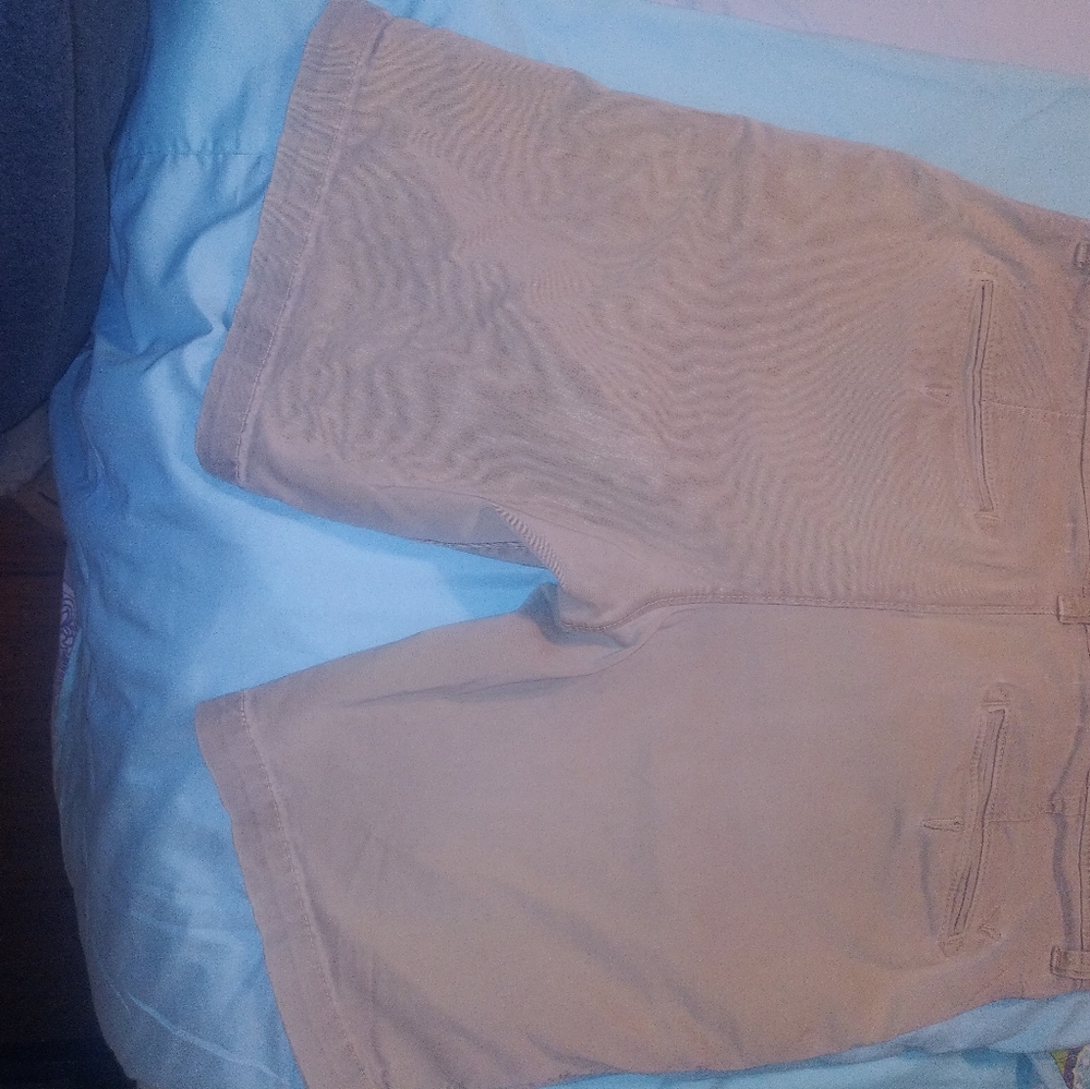 American Eagle khaki shorts - Picture 4 of 6